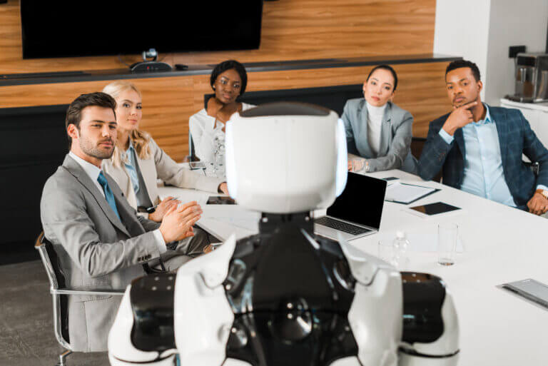 Automatización en recursos humanos: cómo integrar inteligencia artificial sin perder el rol humano
