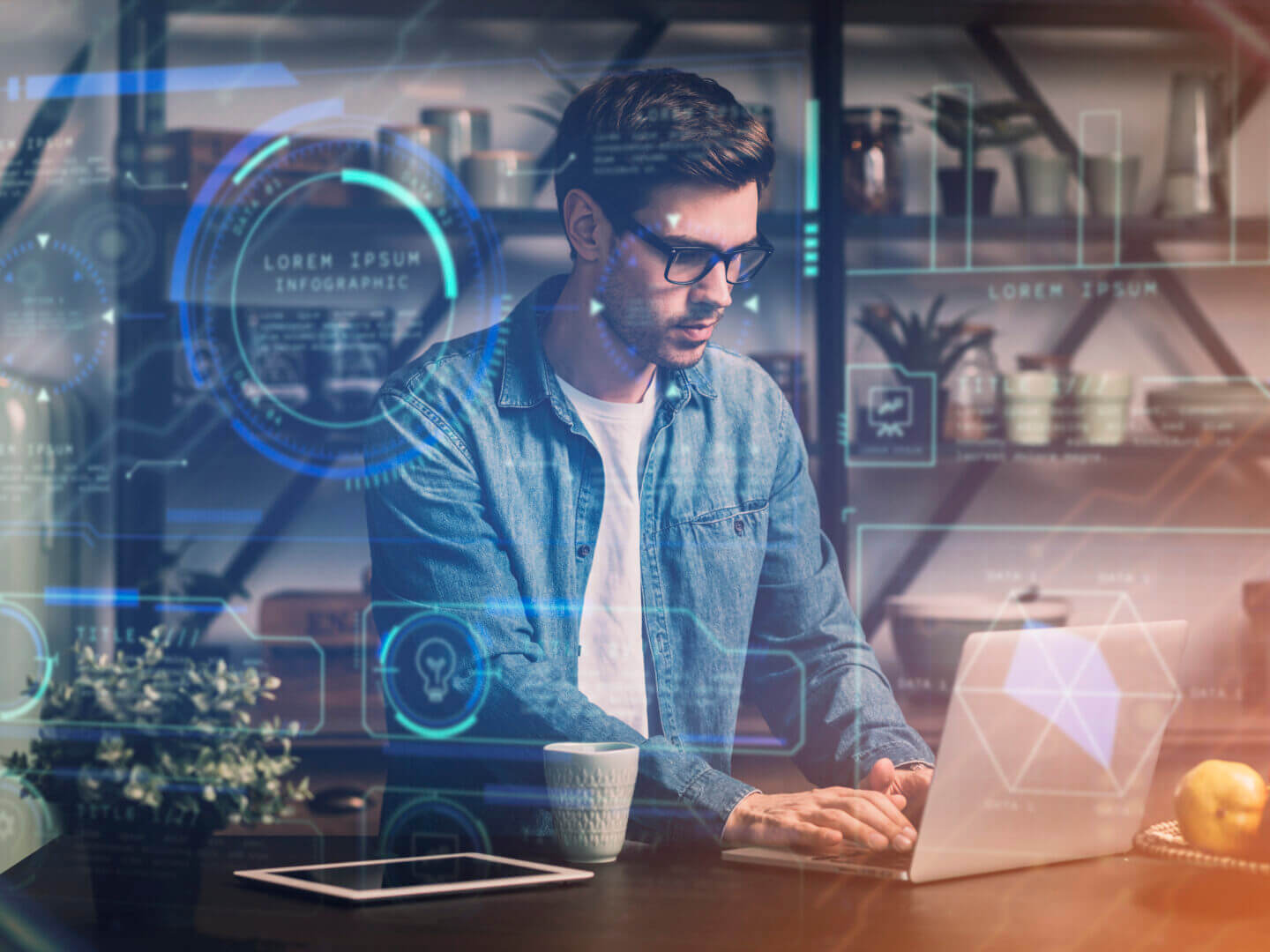 Hombre trabajando en un entorno digital con visualización de datos e interfaces de inteligencia artificial. Esta imagen representa la integración de la IA en la vida diaria, destacando su uso en contextos como la Shadow AI.