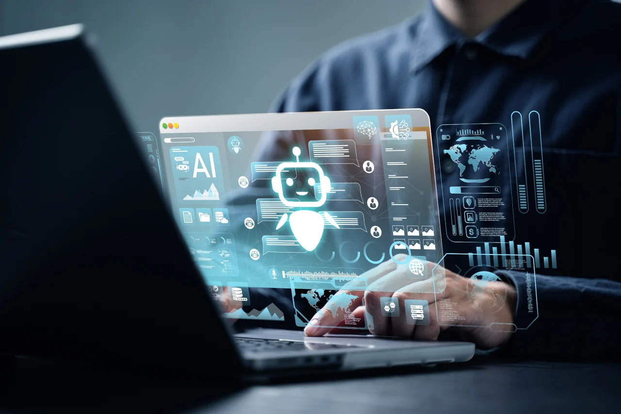 Profesional trabajando en una computadora portátil con gráficos futuristas de inteligencia artificial, representando la aplicación de RAG (Retrieval Augmented Generation) en proyectos corporativos.