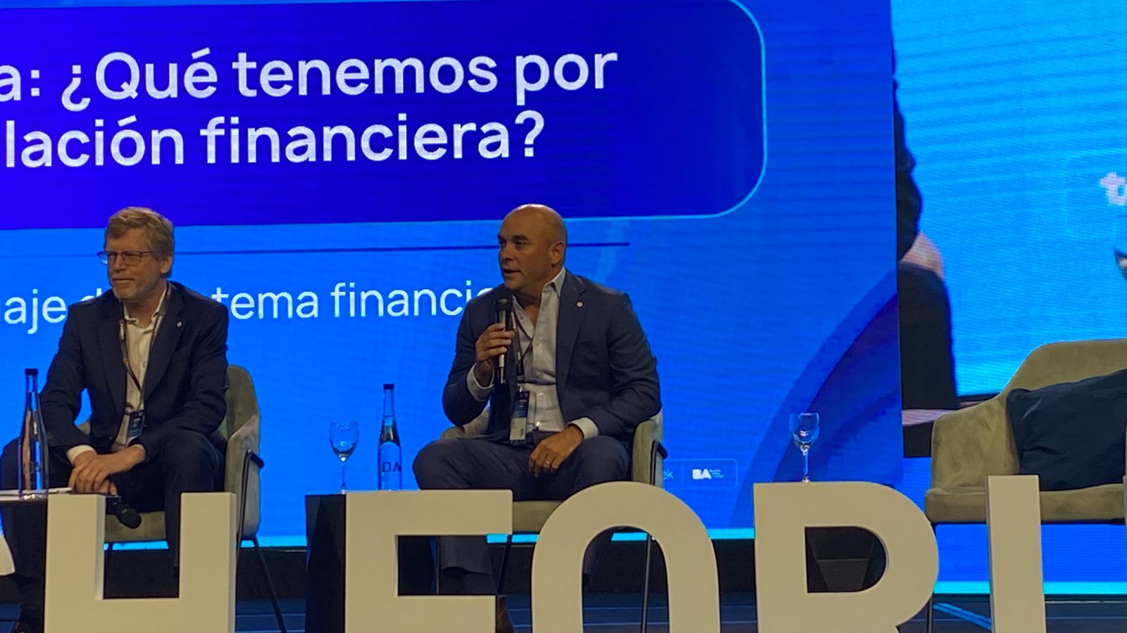 Pedro Inchauspe, director del Banco Central de la República Argentina, participa en el panel “Brújula regulatoria” del Argentina Fintech Forum 2025, analizando la regulación financiera argentina y los retos del ecosistema digital.