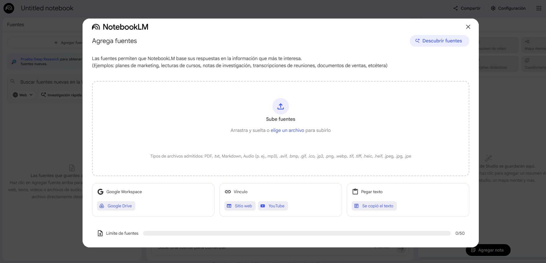 Interfaz de Google NotebookLM mostrando el panel para agregar fuentes, con opciones para subir archivos, conectar Google Drive, añadir enlaces y pegar texto.