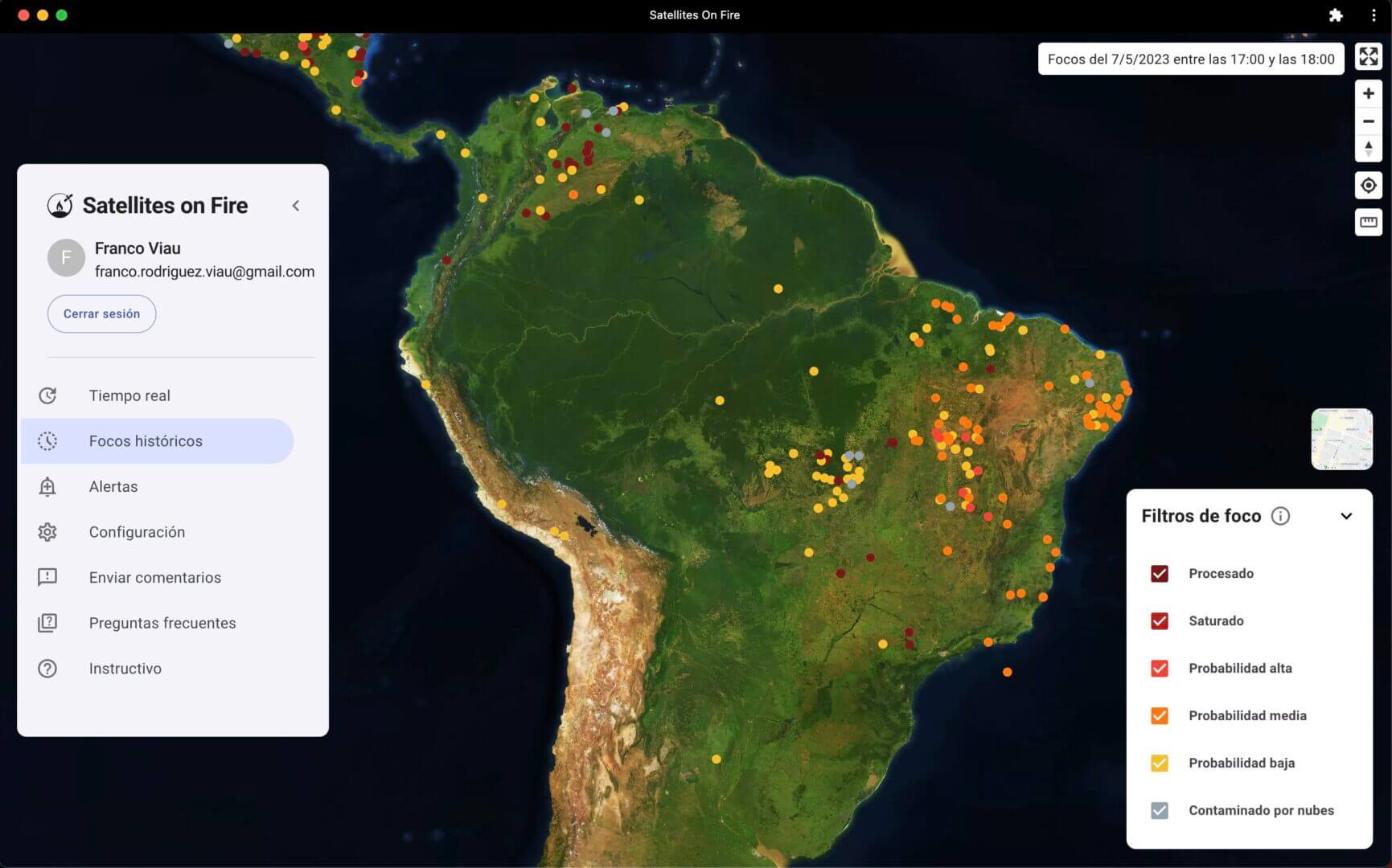 Plataforma Satellites on Fire mostrando un mapa de América del Sur con focos históricos de incendios forestales, filtrados por probabilidad y estado de procesamiento.