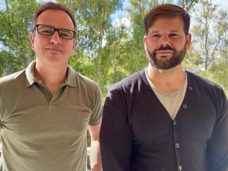 Al frente del desembarco están Gastón Cossettini y Diego López, profesionales con amplia trayectoria en proyectos globales que se incorporan como socios para consolidar el crecimiento de la empresa en el mercado europeo