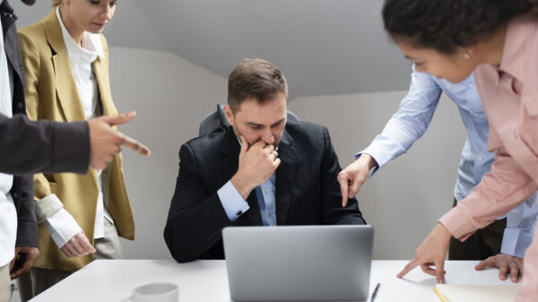 Un estudio de Olivia revela cómo la reacción reemplaza la planificación en la transformación empresarial.