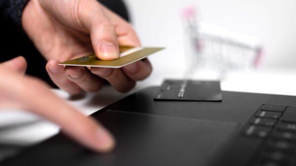 Las estafas bancarias en 2026 se apoyan en tecnologías capaces de replicar patrones humanos con gran precisión