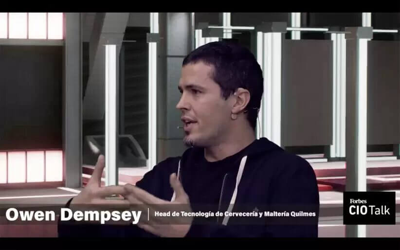 Owen Dempsey durante una entrevista en Forbes CIO Talk sobre transformación digital en Quilmes