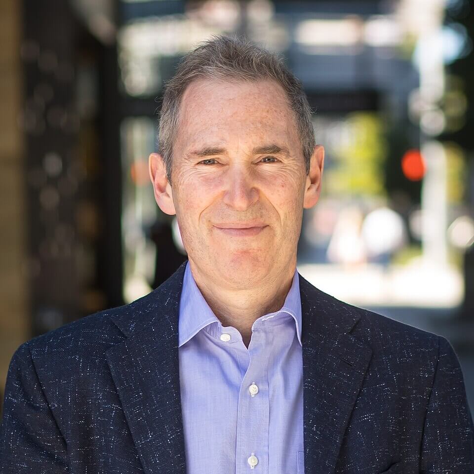  Andy Jassy fue quien la fundó y la lideró desde su origen, antes de pasar a ser CEO de Amazon en 2021.