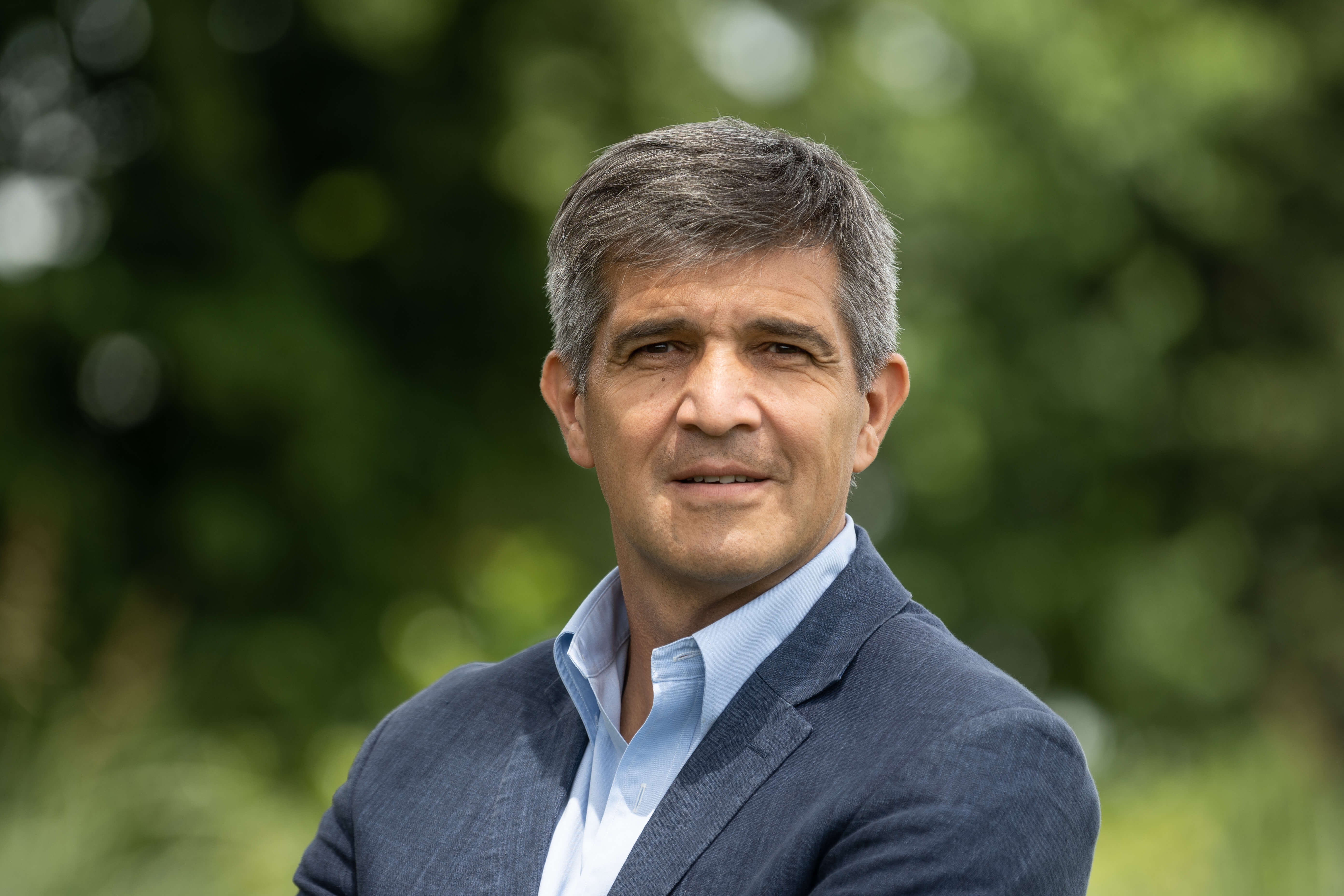 Gustavo Sabato, CIO de Aeropuertos Argentina, en una imagen de perfil corporativo para una nota sobre modernización tecnológica aeroportuaria.