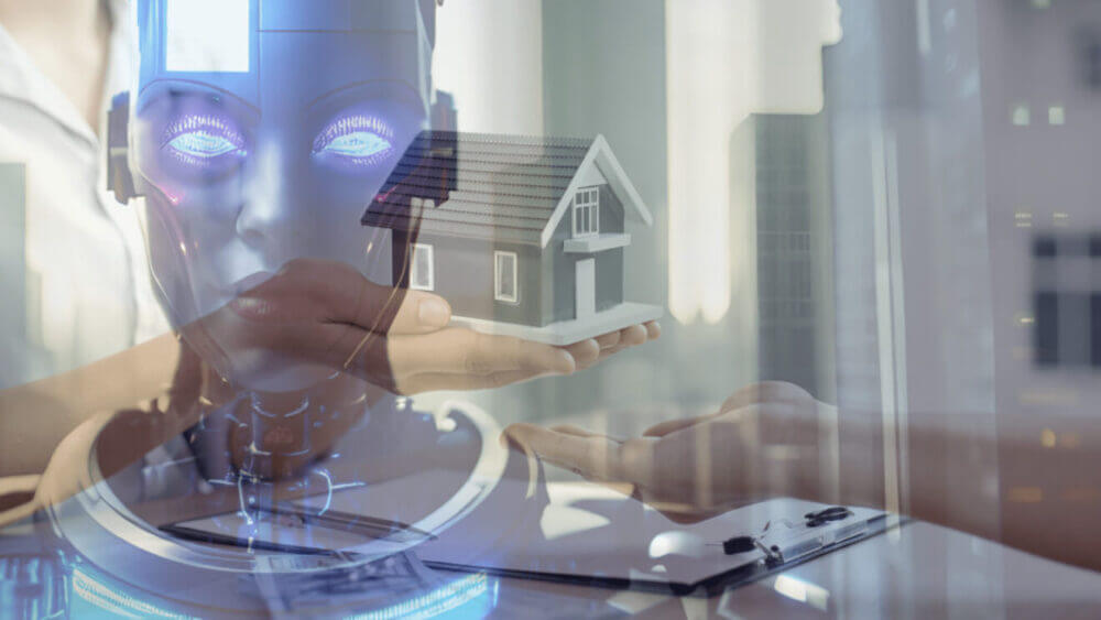 Robot de inteligencia artificial junto a una maqueta de vivienda, en una imagen sobre IA agéntica en seguros y automatización de siniestros.
