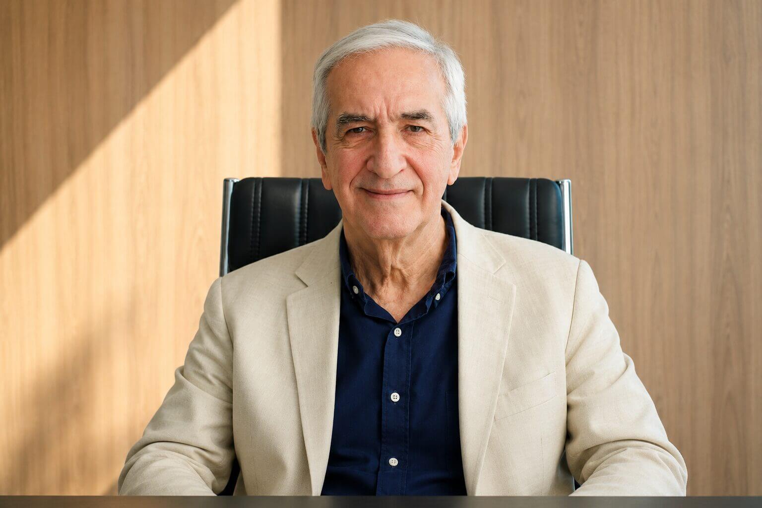 Daniel Padín, CEO y cofundador de Zeetrex y ex CIO de Coto, retratado en su oficina durante una entrevista sobre tecnología, retail e inteligencia operativa.