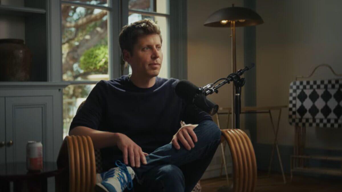 Ejecutivo durante una entrevista sobre inteligencia artificial, startups y nuevos modelos de negocio.