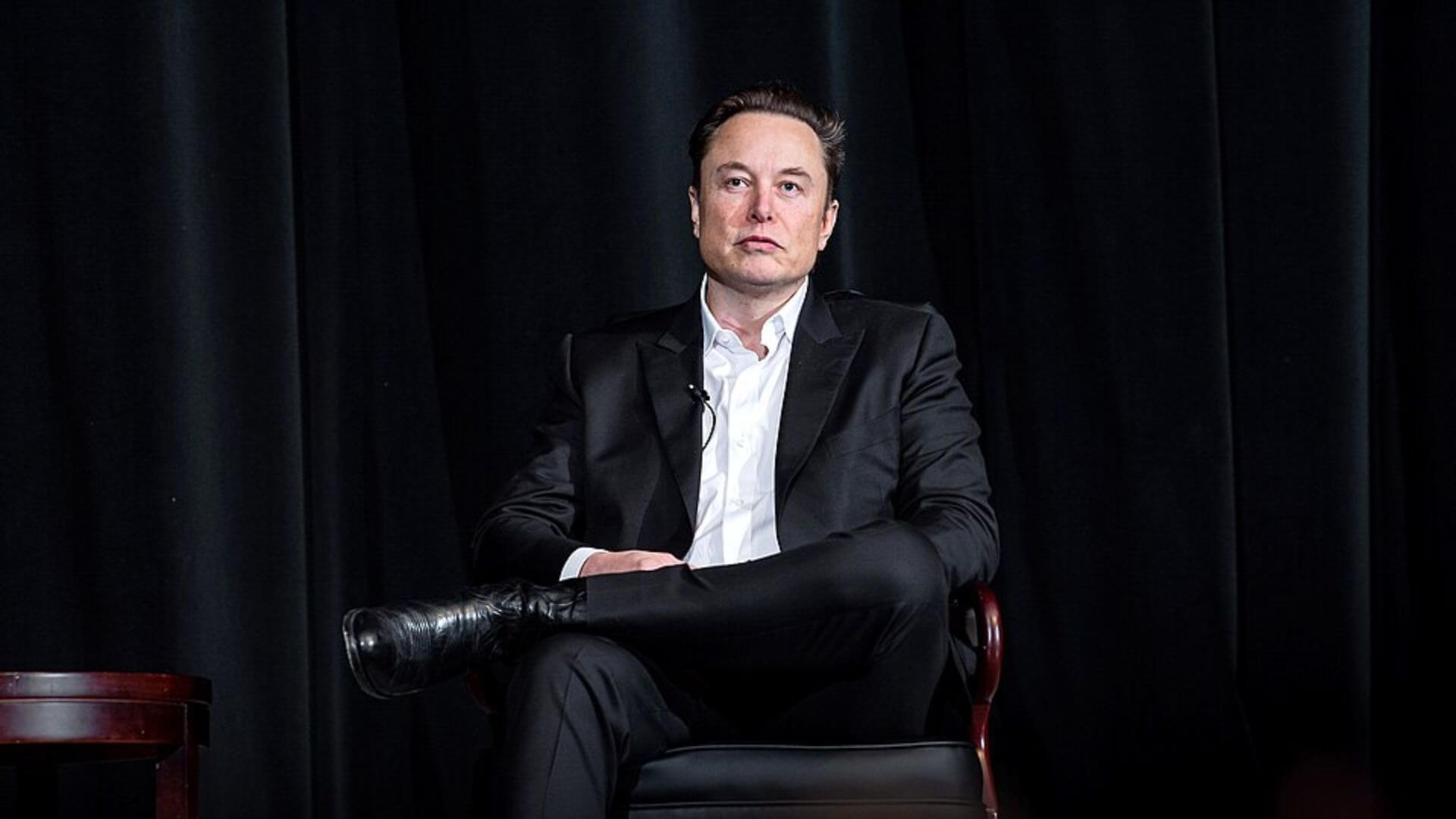Elon Musk anticipa una economía en la que la inteligencia artificial y los robots podrían convertir el trabajo en una elección.