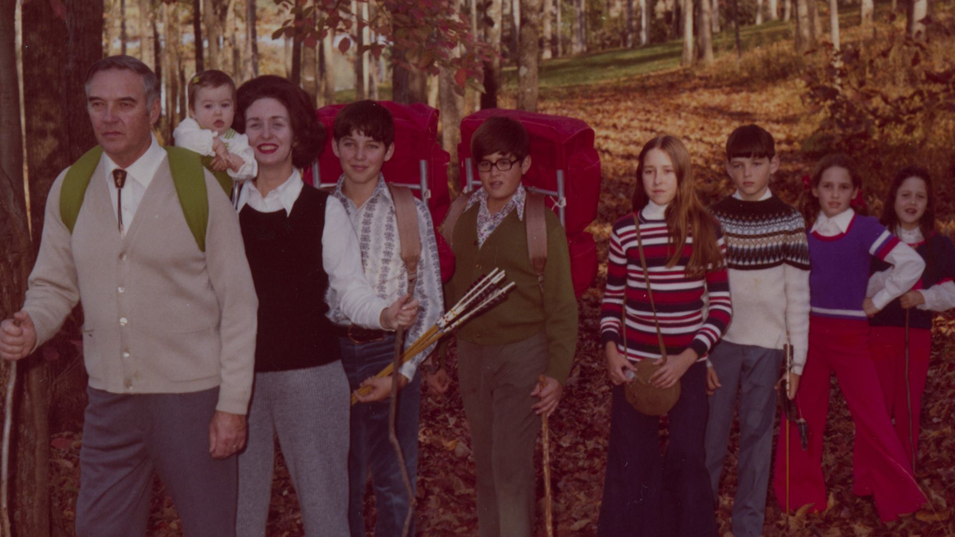 Foto histórica de la familia Richards en un bosque, parte de la historia familiar detrás de Southwire.