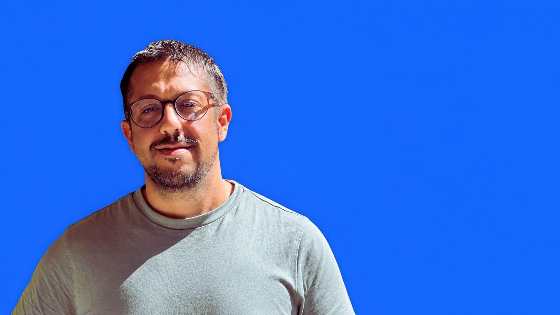 Retrato de Joaquín Di Mario, CEO de Ualabee y especialista en datos para IoT y redes inteligentes en transporte.