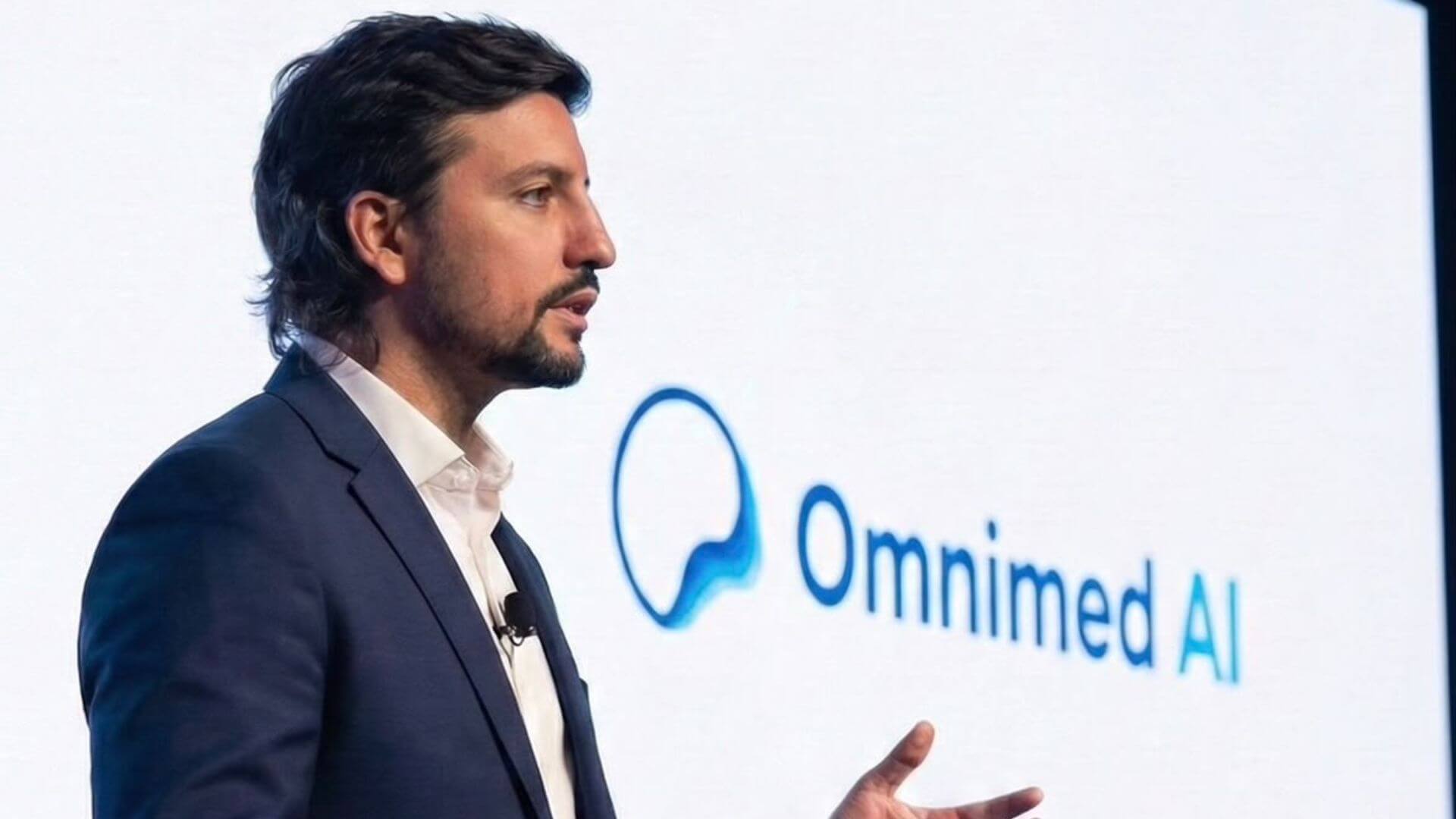 Ejecutivo presenta Omnimed AI, una solución de inteligencia artificial vinculada con el desarrollo de hospitales inteligentes.