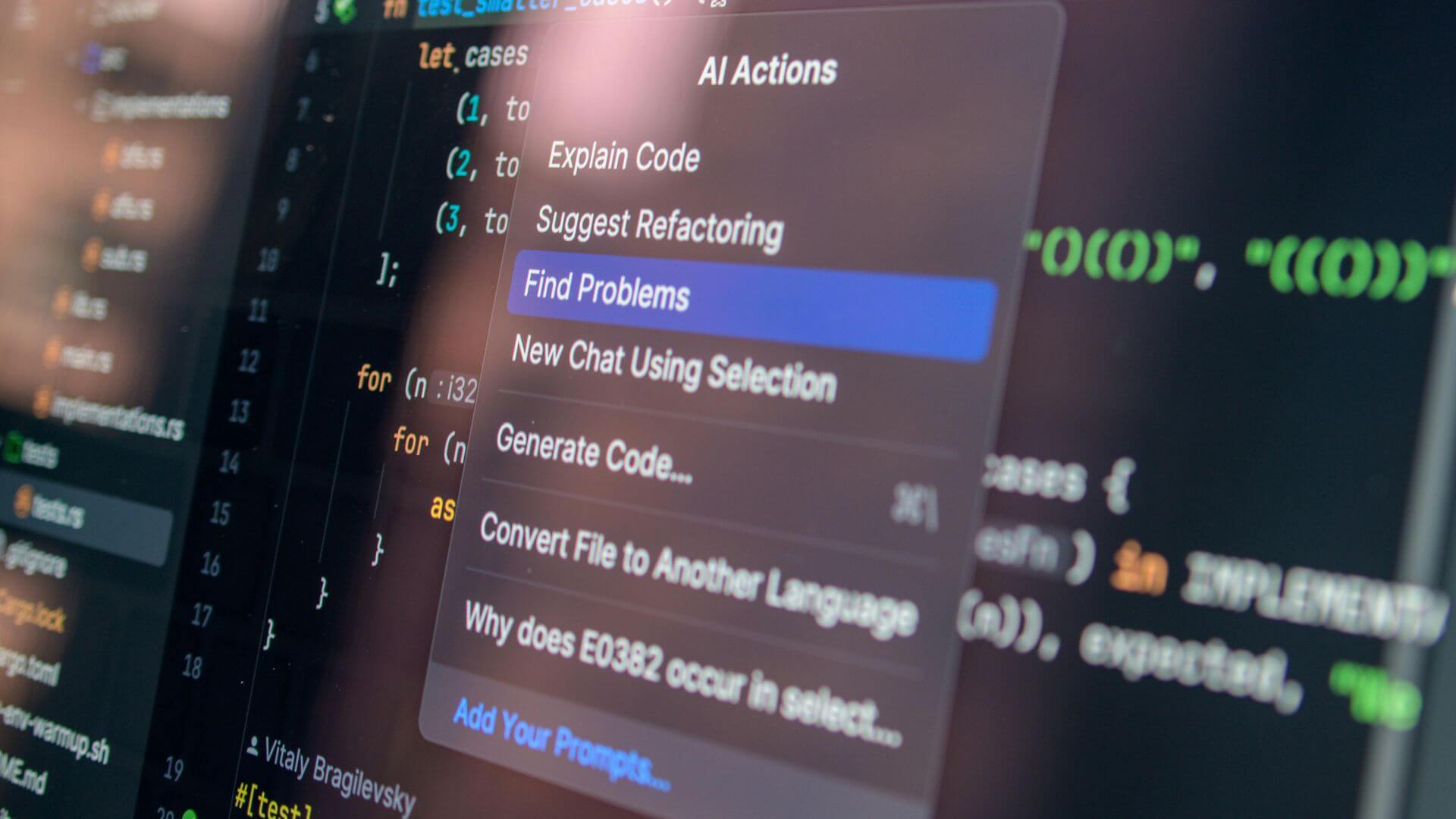 Pantalla con código y funciones de inteligencia artificial, herramientas vinculadas con capacidades requeridas para el empleo en IA.